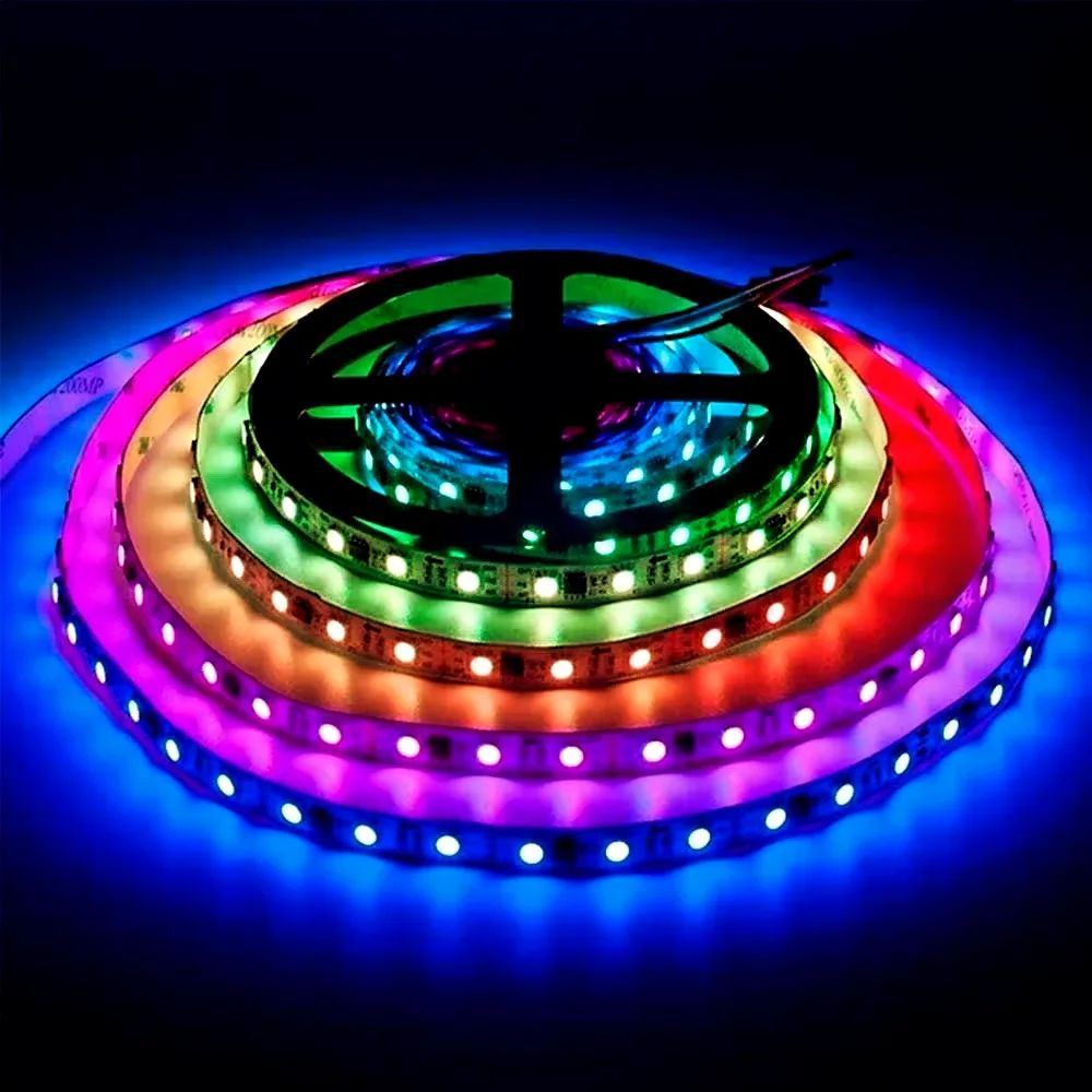 Образец светодиодной ленты на потолке